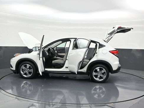 Used 2022 Honda HR-V LX image 31