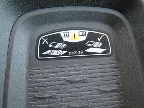 Used 2016 Cadillac Escalade Luxury image 15