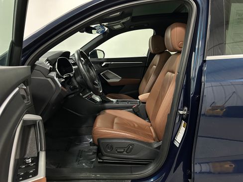 Used 2020 Audi Q3 2.0T Premium Plus w/ Premium Plus Package image 3