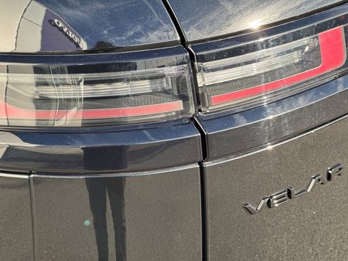 Certified 2025 Land Rover Range Rover Velar Dynamic SE image 34