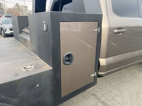 Used 2023 Ford F450 Lariat image 12