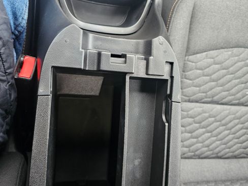 Used 2019 Chevrolet Equinox LT w/ Driver Convenience Package image 47