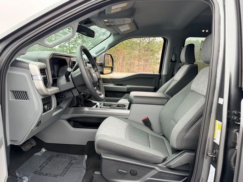 New 2026 Ford F250 XLT w/ XLT Premium Package AWD/4WD image 14