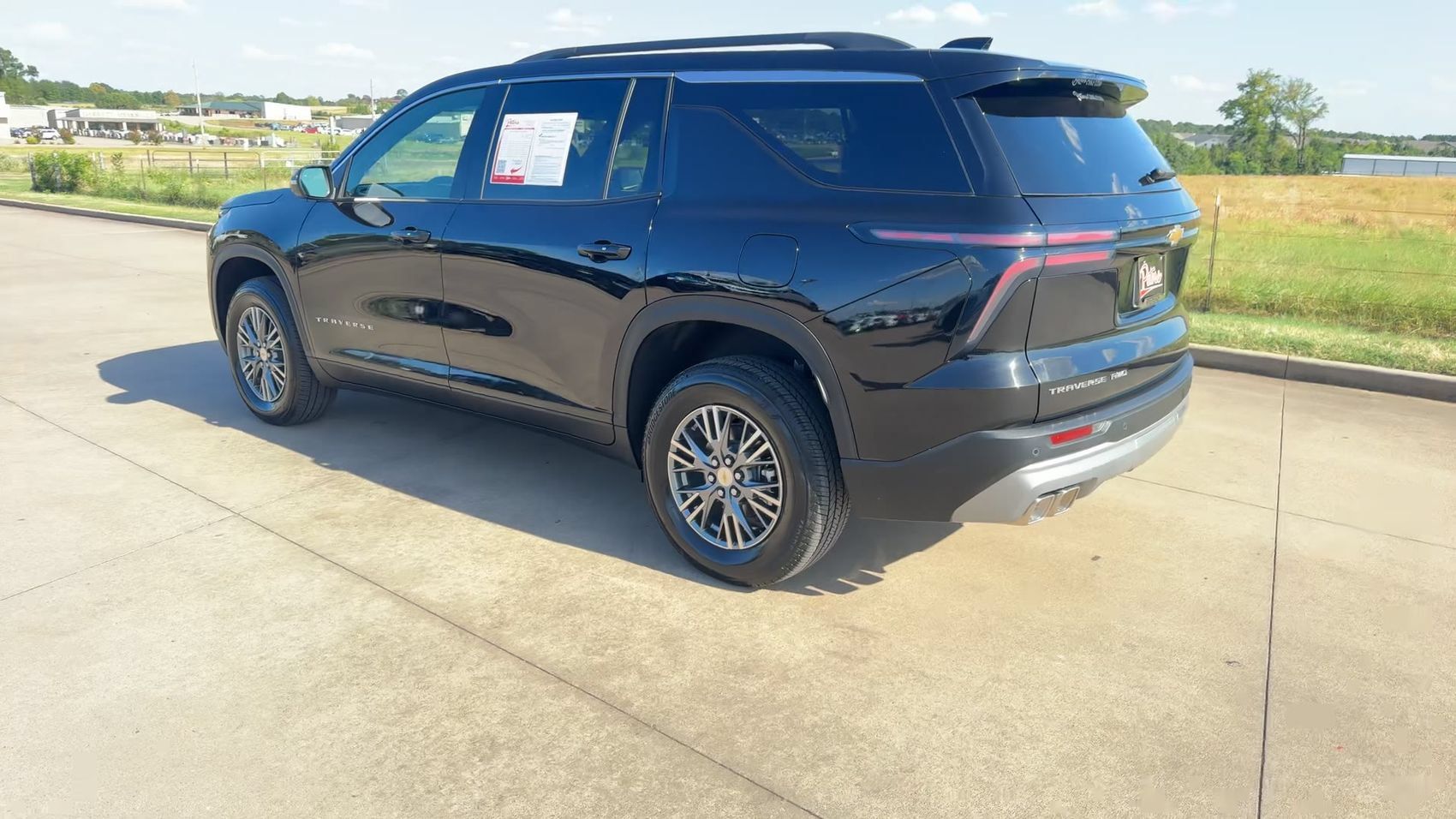 Used 2026 Chevrolet Traverse LT AWD/4WD image 7