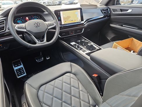 New 2026 Volkswagen Atlas Cross Sport SEL Premium R-Line image 6