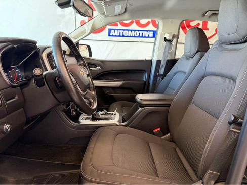Used 2019 Chevrolet Colorado LT w/ LT Convenience Package RWD image 11