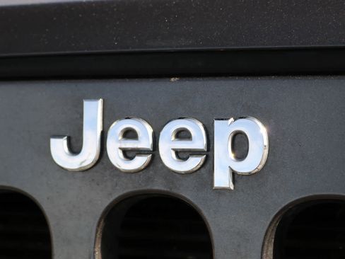 Used 2018 Jeep Wrangler Unlimited Sport S AWD/4WD image 8