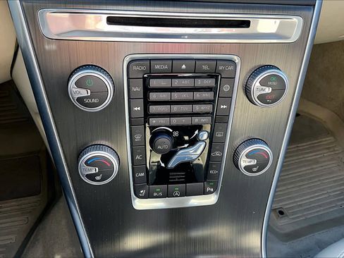 Used 2016 Volvo XC60 T5 Premier image 36