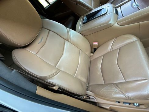 Used 2017 Cadillac Escalade Platinum RWD image 37