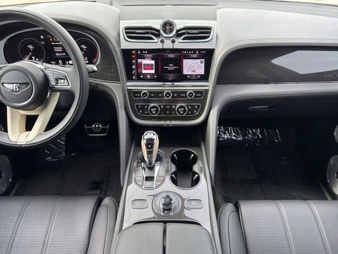 Used 2023 Bentley Bentayga Extended Wheelbase AWD/4WD image 27