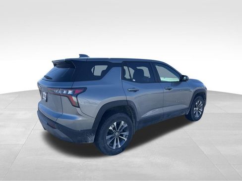 Used 2025 Chevrolet Equinox LT image 11