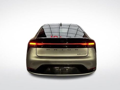 Used 2024 Toyota Prius Prime SE image 6