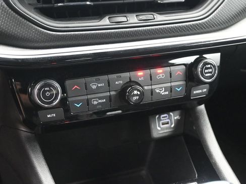 Used 2025 Jeep Compass Trailhawk AWD/4WD image 20