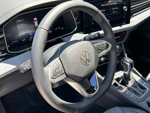 New 2026 Volkswagen Jetta SE FWD image 21