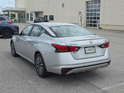 Used 2024 Nissan Altima 2.5 SV FWD image 6