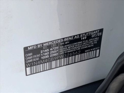 Used 2023 Mercedes-Benz GLB 250 image 28