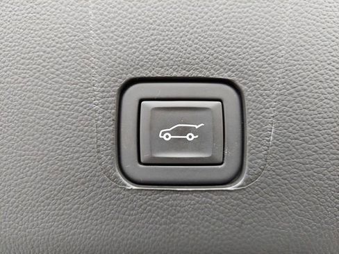 Used 2023 Chevrolet Traverse LT w/ LPO, Floor Liner Package image 7
