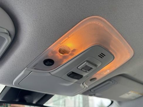 Used 2020 Toyota Prius XLE image 8