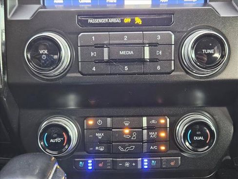 Used 2019 Ford F150 Lariat w/ Equipment Group 502A Luxury AWD/4WD image 24