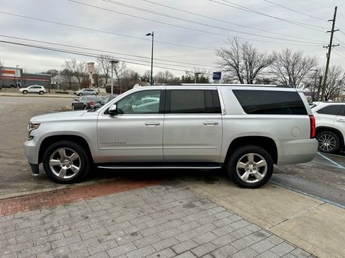 Used 2020 Chevrolet Suburban Premier image 4