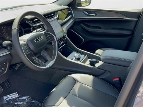 Used 2023 Jeep Grand Cherokee 4WD 4xe image 15