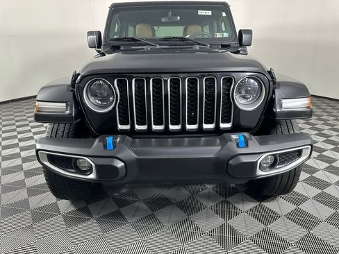Used 2023 Jeep Wrangler Unlimited Sahara w/ Cold Weather Group AWD/4WD image 13