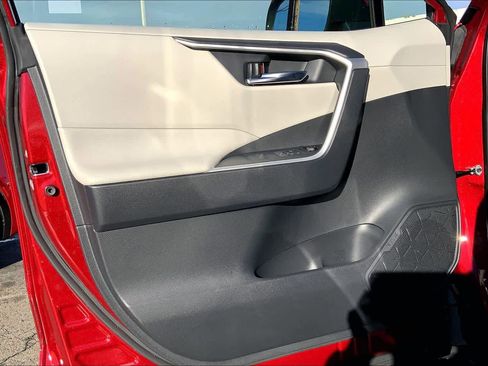 New 2025 Toyota RAV4 XLE image 10