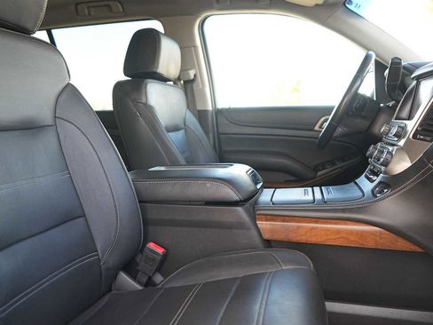 Used 2019 GMC Yukon XL Denali image 15