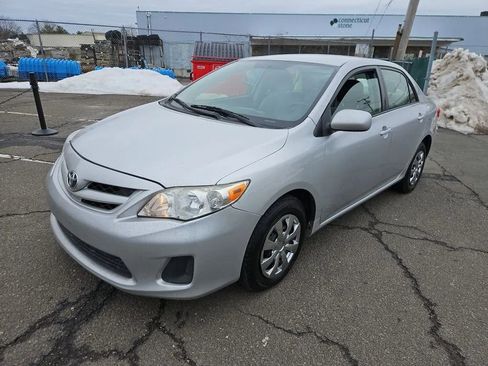 Used 2011 Toyota Corolla LE image 1