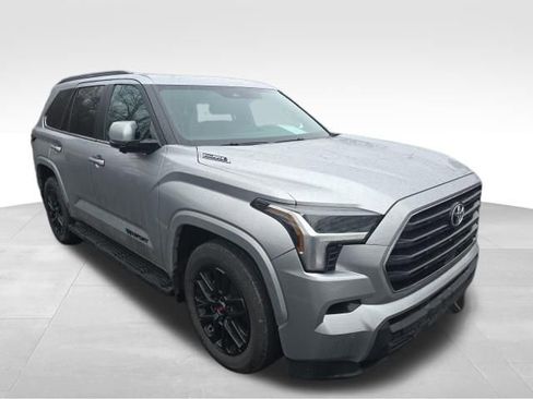 Used 2025 Toyota Sequoia SR5 w/ SR5 Premium Package image 8