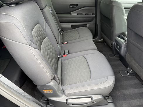 Used 2025 Nissan Pathfinder SV FWD image 26