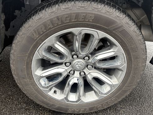 Used 2021 RAM 1500 Laramie w/ Sport Appearance Package image 13