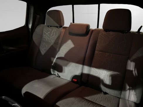 Used 2017 Toyota Tacoma TRD Sport image 20