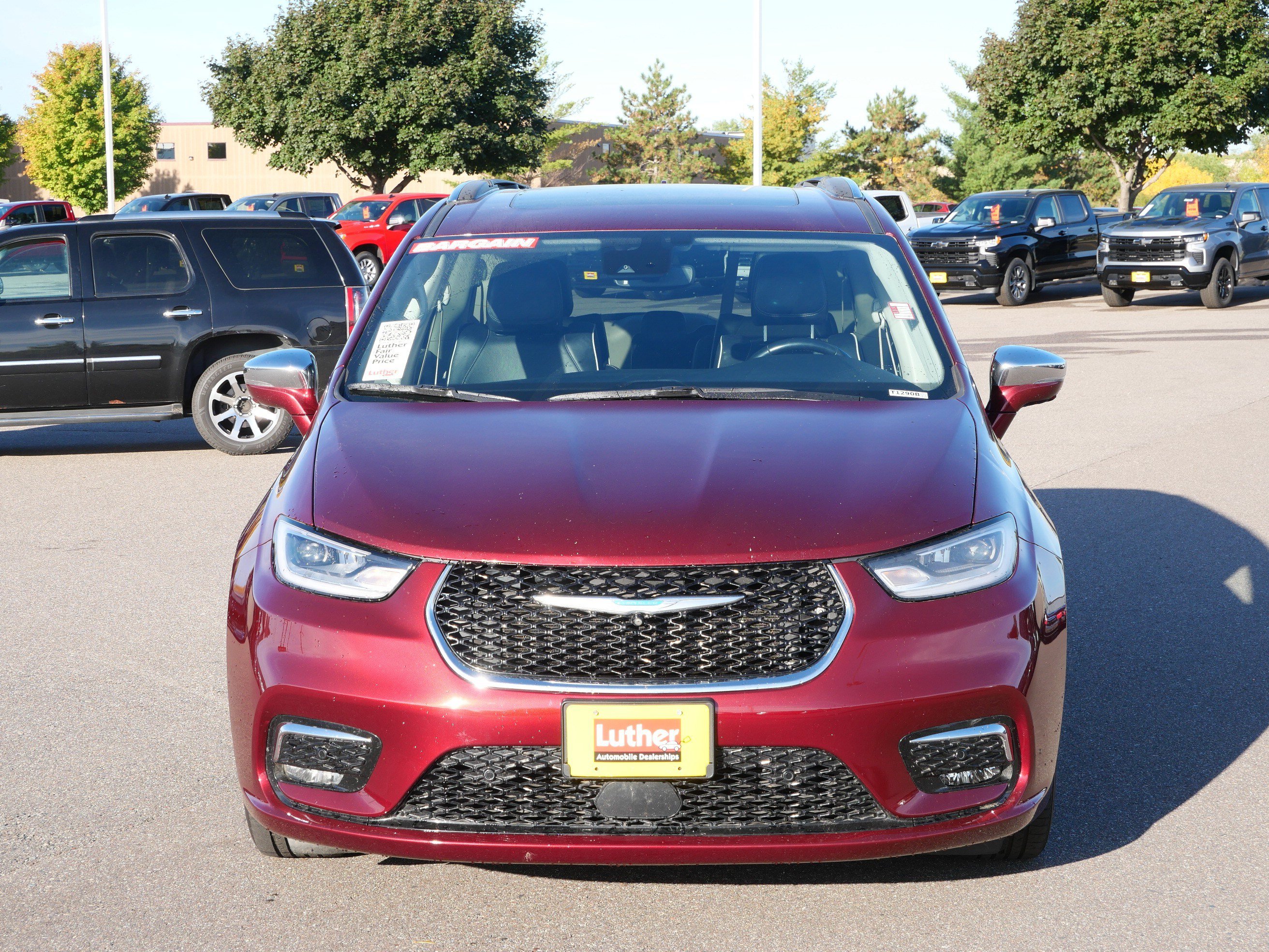 Used 2021 Chrysler Pacifica Limited w/ Uconnect Theater Family Group FWD image 42