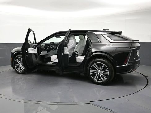 Used 2025 Cadillac Lyriq Luxury AWD/4WD image 35