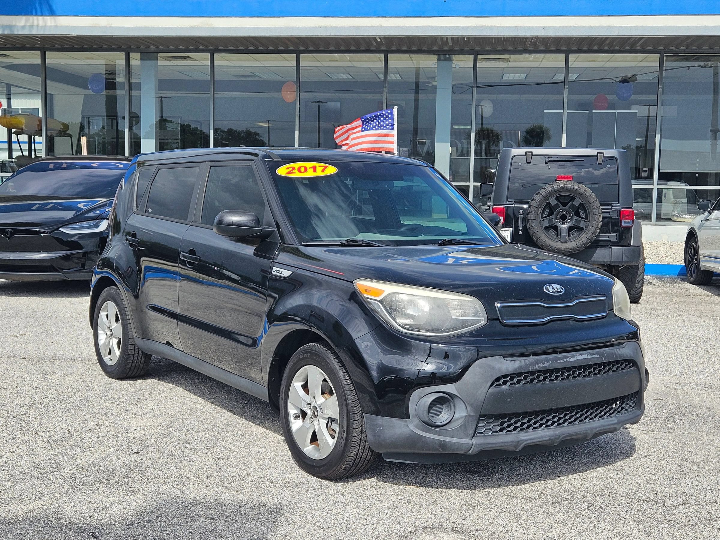 Used 2017 Kia Soul FWD image 1