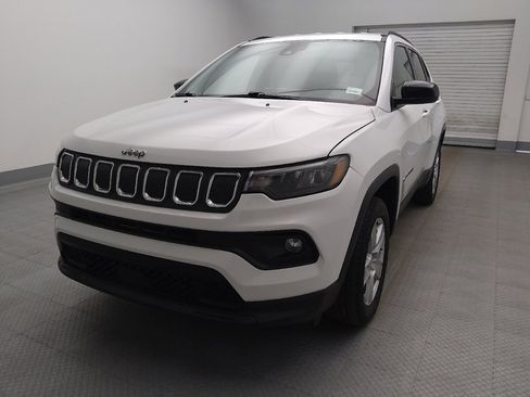 Used 2022 Jeep Compass Latitude w/ Mopar Graphics Package AWD/4WD image 15