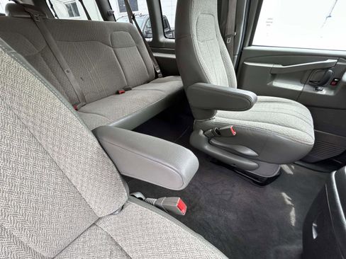 Used 2025 Chevrolet Express 3500 LT w/ LT Preferred Equipment Group RWD image 16