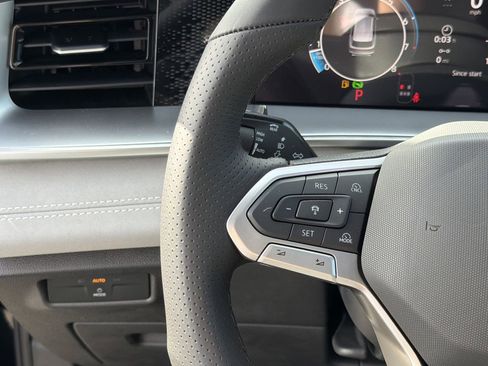 New 2026 Volkswagen Tiguan SE R-Line FWD image 27
