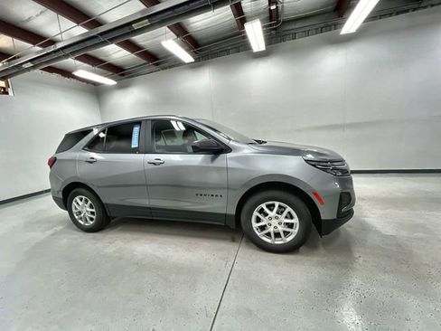 Certified 2023 Chevrolet Equinox LS w/ LS Convenience Package image 9