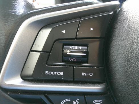 Used 2018 Subaru Crosstrek 2.0i Limited image 22