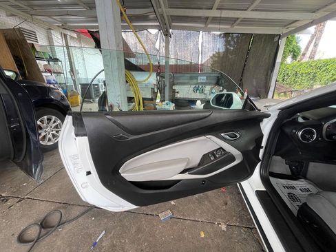 Used 2020 Chevrolet Camaro LT RWD image 4