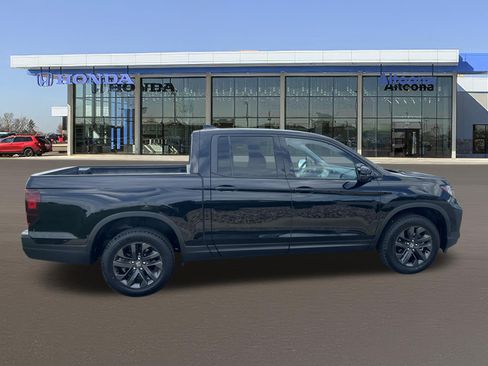 Certified 2023 Honda Ridgeline Sport image 5