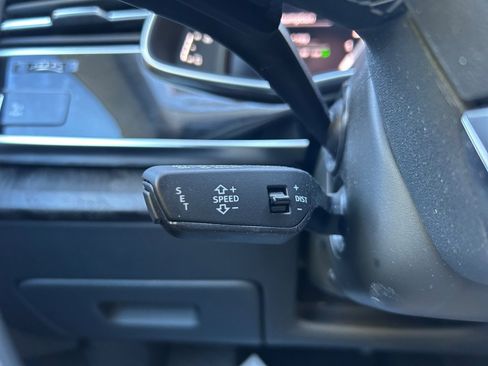 Used 2023 Audi Q8 Prestige image 20