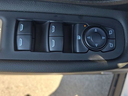 Used 2024 GMC Terrain Denali w/ Denali Premium Package AWD/4WD image 30