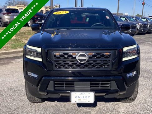 Used 2023 Nissan Frontier SV w/ Midnight Edition Package image 9