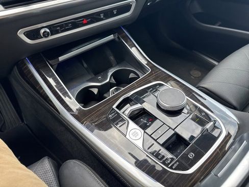 Used 2024 BMW X7 xDrive40i image 30