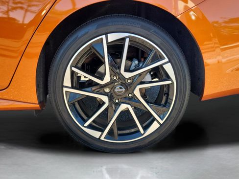 Certified 2025 Nissan Sentra SR image 32