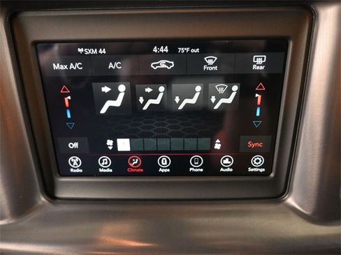 Used 2020 Dodge Charger SXT image 3