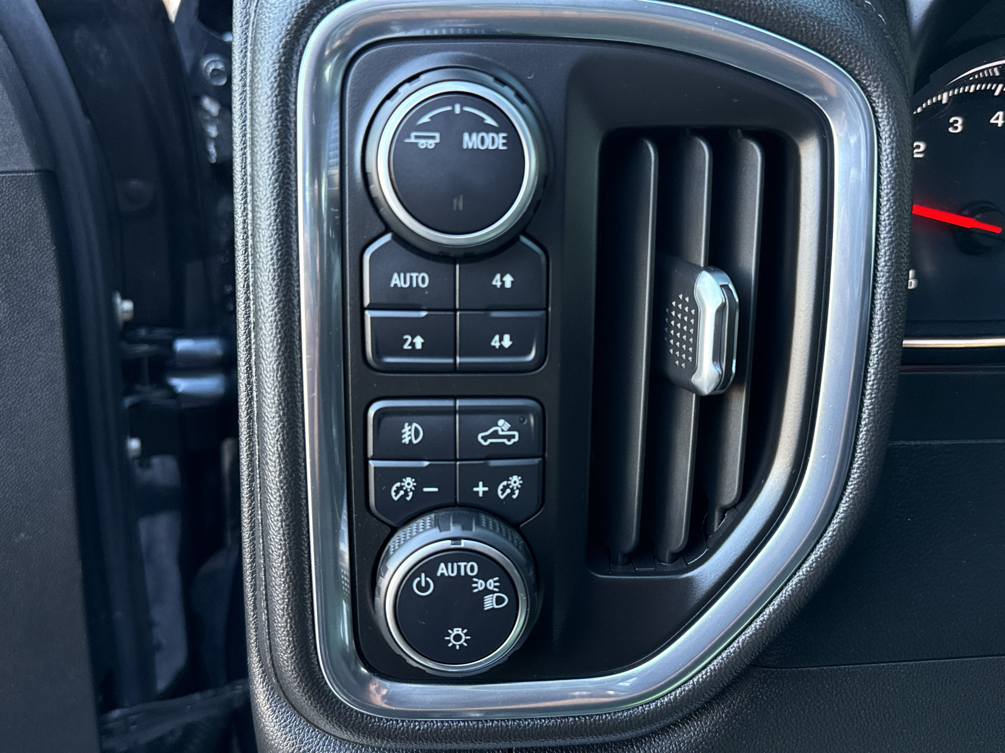 Used 2021 Chevrolet Silverado 1500 RST w/ Z71 Off-Road Package AWD/4WD image 14
